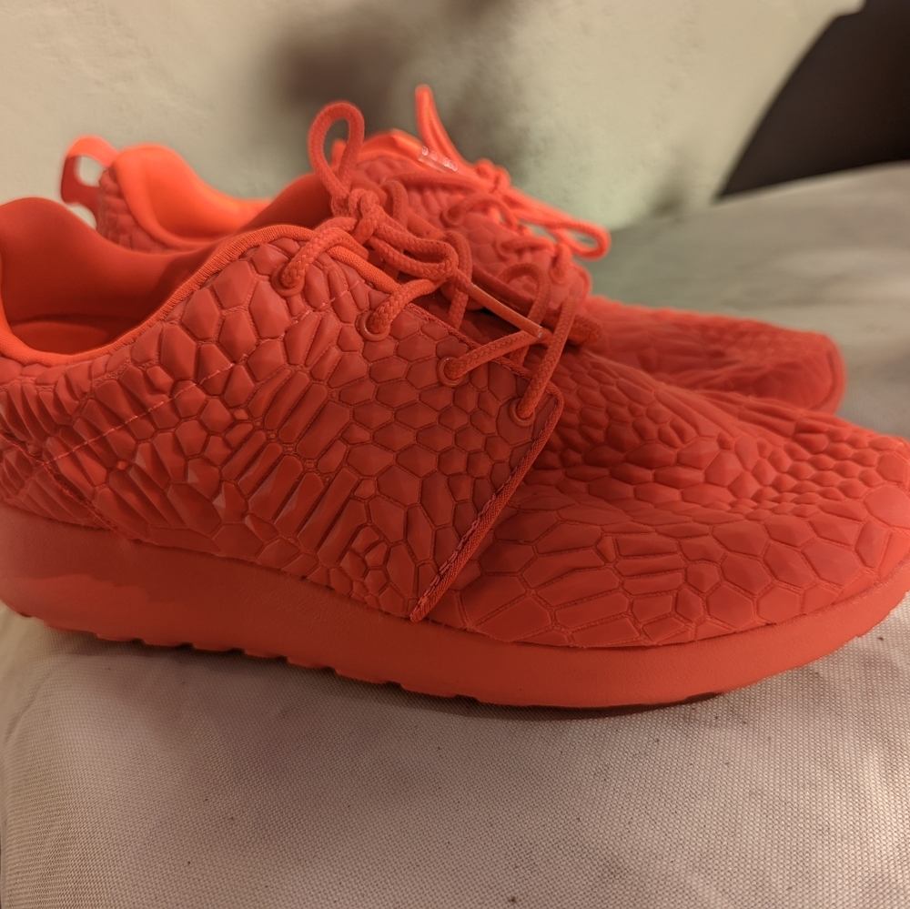 Nike Roshe Designer 6.5 Crimson Red